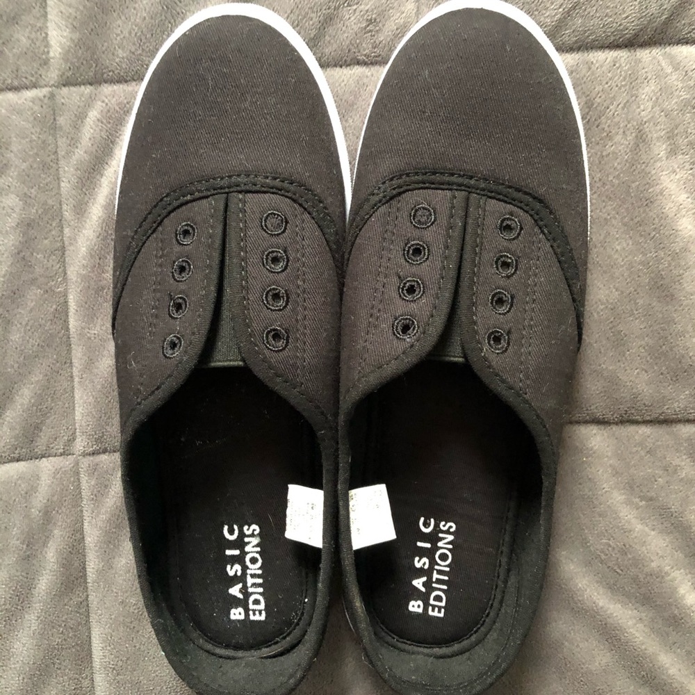 Canvas slip on
